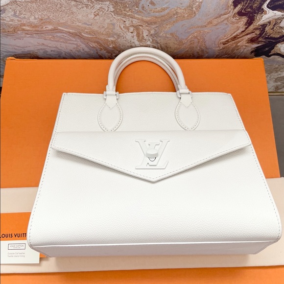 Louis Vuitton Lockme PM Soft White Calfskin Leather Tote - Picture 6 of 12